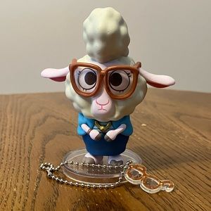 🎉 Zootopia - Assistant Mayor Bellweather vinyl figure/keychain.